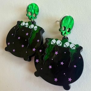 NEW Spooky Cauldron Witches Brew Earrings